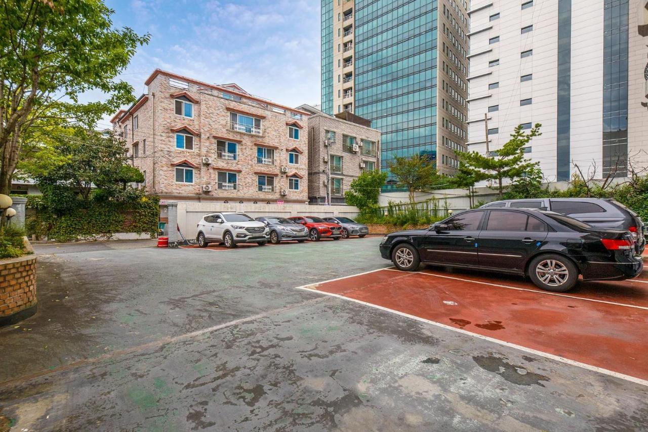 White Tourist Hotel Jeonju Exterior foto
