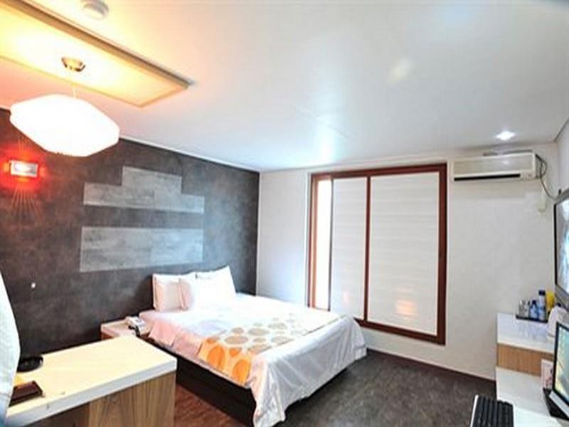White Tourist Hotel Jeonju Exterior foto