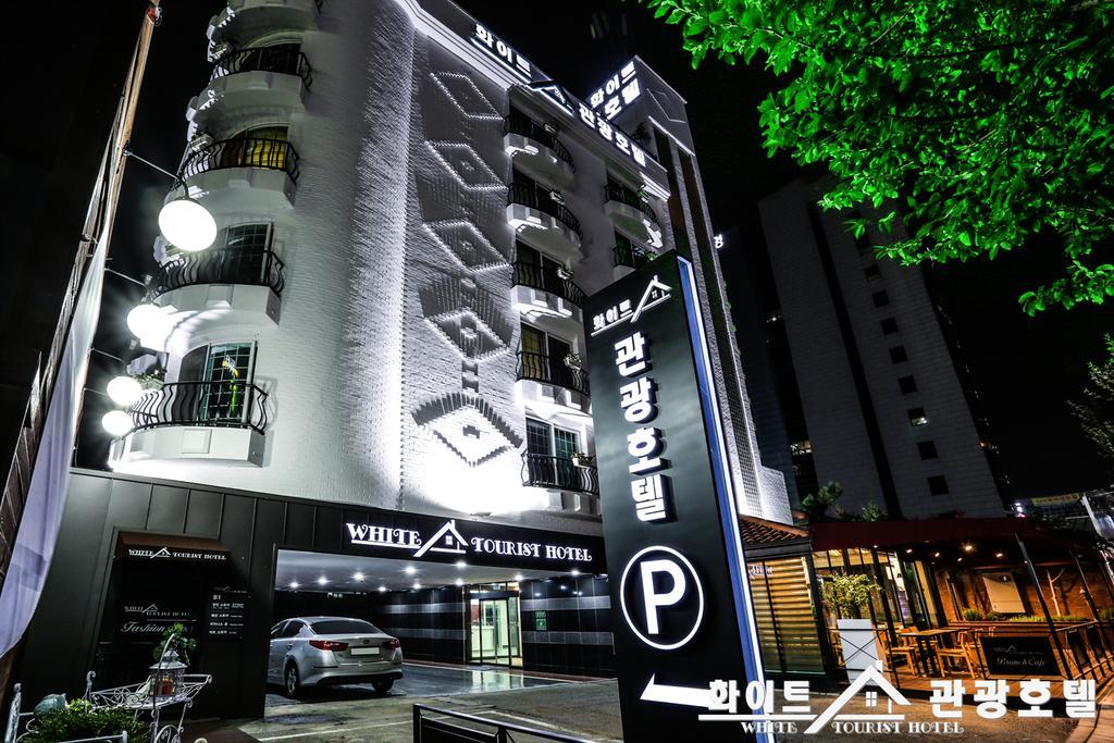 White Tourist Hotel Jeonju Exterior foto